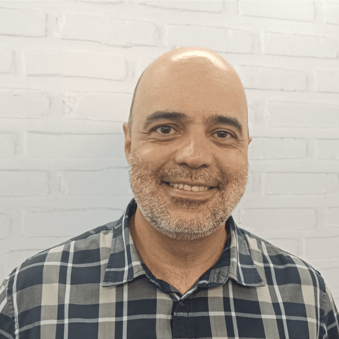 Rafael V. Ribeiro Rafael Vasconcelos Ribeiro